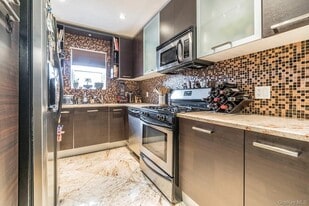 3360 Shore Pkwy in Brooklyn, NY - Building Photo