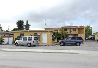 1456 W 29th St in Hialeah, FL - Building Photo - Building Photo