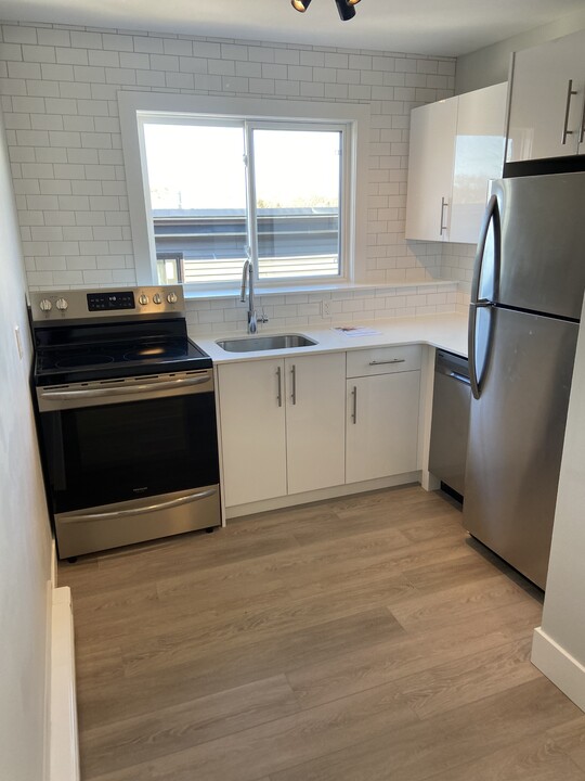 4 McIntosh St in Halifax, NS - Building Photo