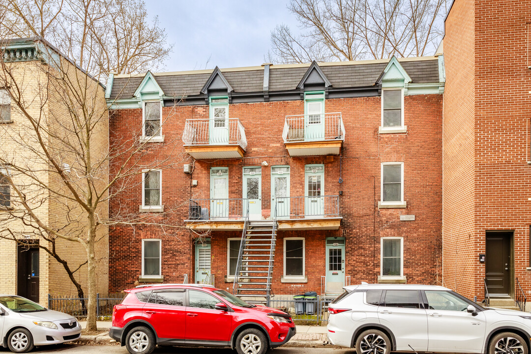 1128 Soulanges St in Montréal, QC - Building Photo