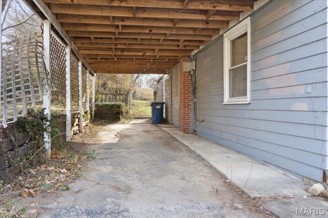 28 N Marguerite Ave in Ferguson, MO - Building Photo - Building Photo