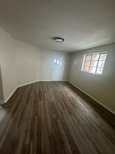 545 Stokes Ave in Braddock, PA - Building Photo - Building Photo