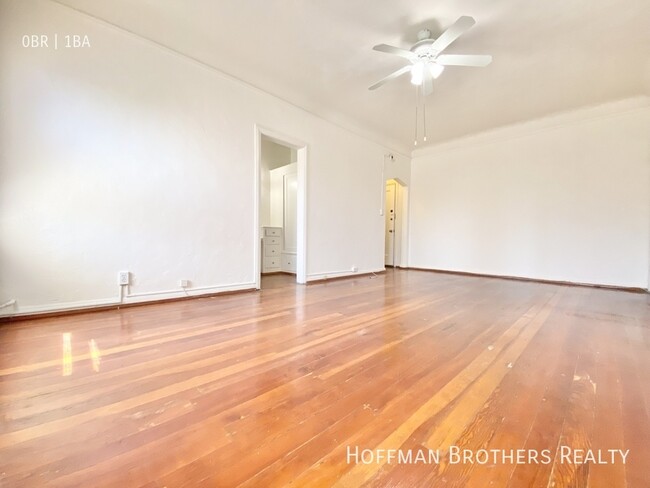 610 S Dunsmuir Ave in Los Angeles, CA - Building Photo - Building Photo