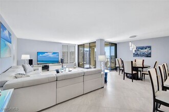 3215 Gulf Shore Blvd N in Naples, FL - Building Photo - Building Photo