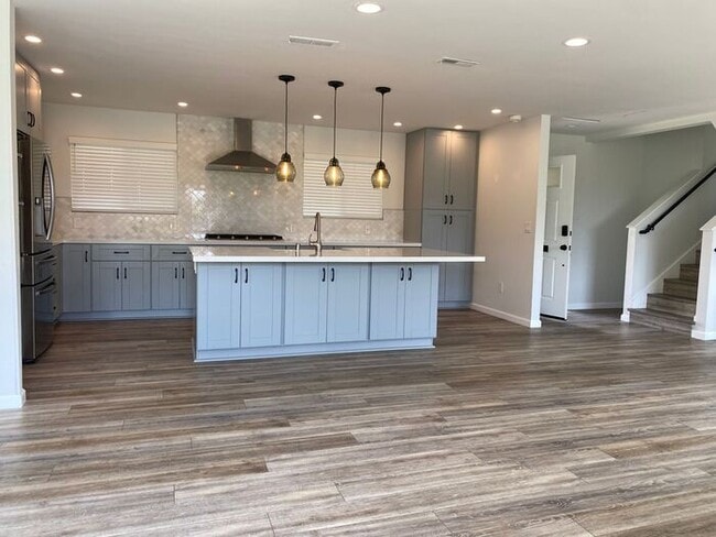8753 Mulvaney Dr in San Diego, CA - Building Photo - Building Photo