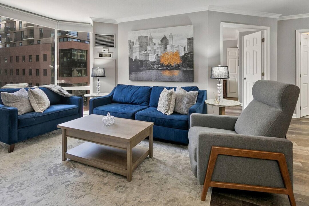 1512 Larimer St in Denver, CO - Building Photo