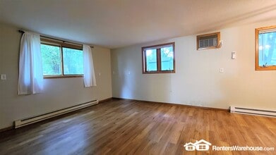309 N Park St in Roberts, WI - Building Photo - Building Photo