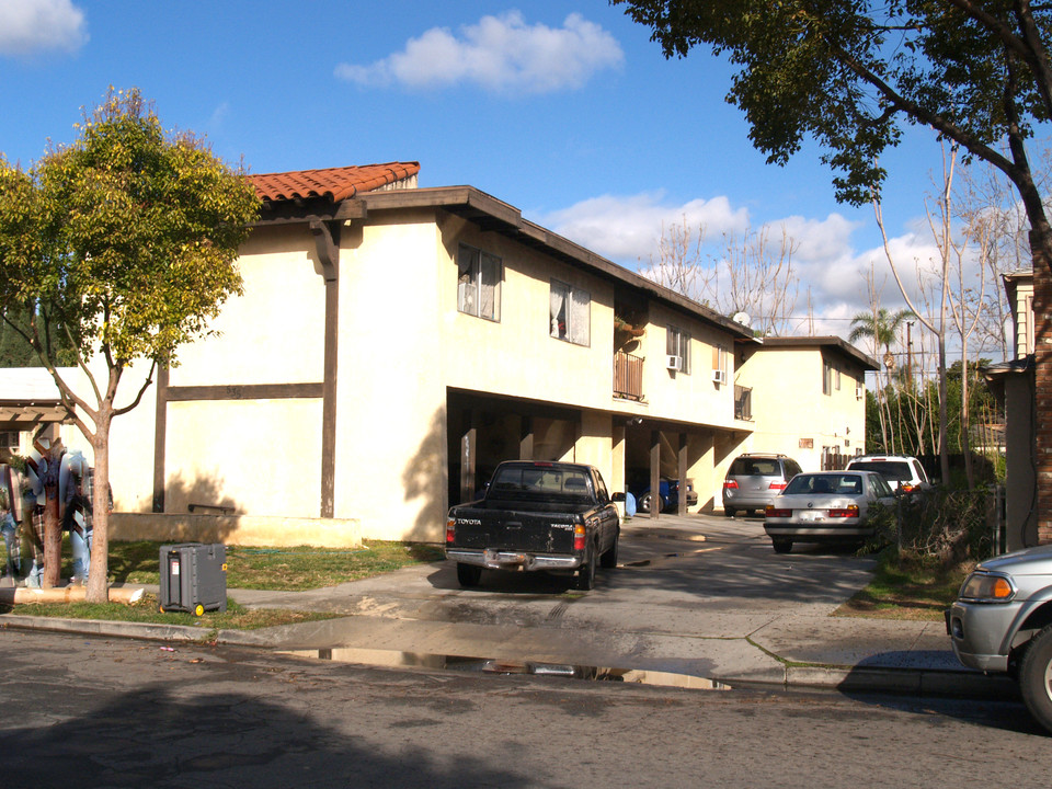 535 W Amerige Ave in Fullerton, CA - Building Photo