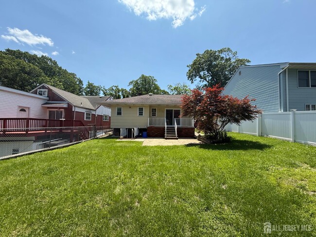 119 Burnett St in Edison, NJ - Building Photo - Building Photo