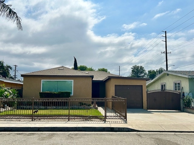 340 W Raymond St in Compton, CA - Building Photo