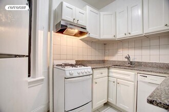 410 E 59th St in New York, NY - Building Photo - Building Photo
