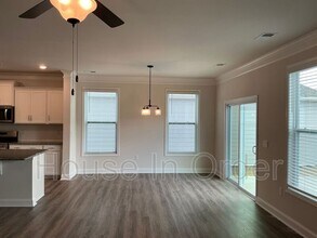 41 Silverthorne Ct in Hendersonville, NC - Building Photo - Building Photo