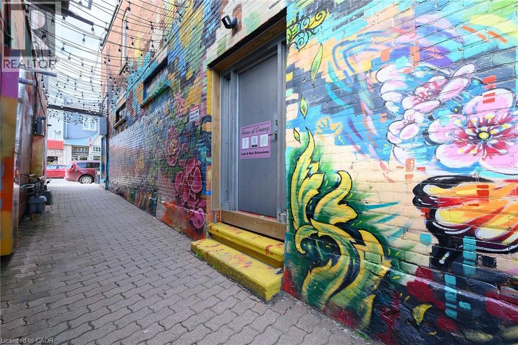 4987 King St in Beamsville, ON - Building Photo