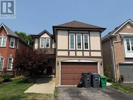 180 Dusty Ln in Brampton, ON - Building Photo