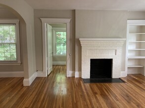 19 Beaconsfield Rd, Unit 2 in Brookline, MA - Building Photo - Building Photo