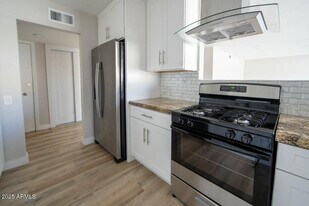 6767 N 7th St in Phoenix, AZ - Building Photo