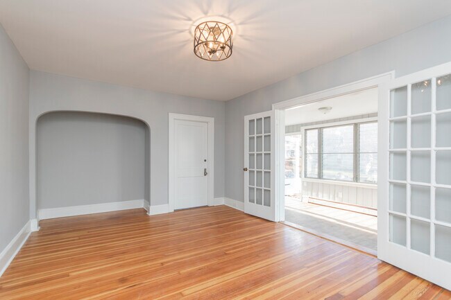 115 N Lafayette Ave, Unit A - Downstairs in Morrisville, PA - Building Photo - Building Photo