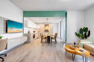 777 N Ocean Dr in Hollywood, FL - Building Photo - Building Photo