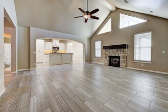 2300 Bretford Way in Norman, OK - Building Photo - Building Photo