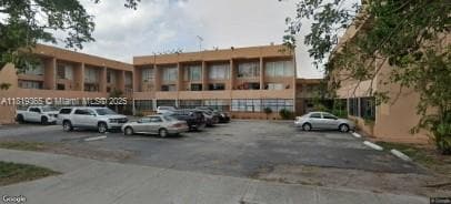 property at 1305 W 46th St