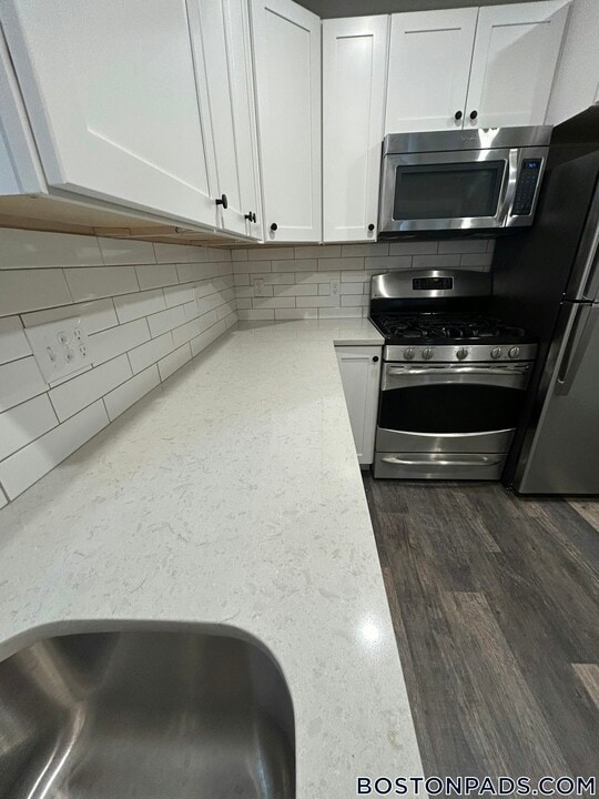 82 North St in Medford, MA - Building Photo