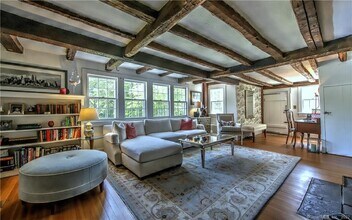 96 Kings Hwy N in Westport, CT - Building Photo - Building Photo