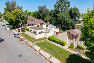 5201 Dunsmuir Rd in Bakersfield, CA - Building Photo - Building Photo