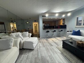 400 N Surf Rd in Hollywood, FL - Building Photo - Building Photo