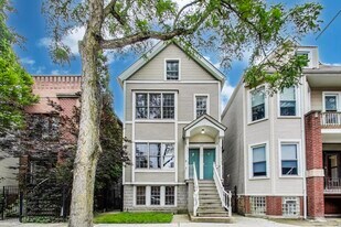 1437 W Oakdale Ave in Chicago, IL - Building Photo