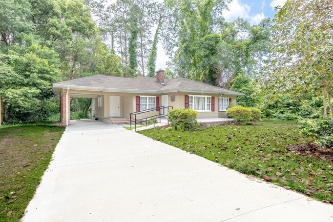 property at 118 Lee St