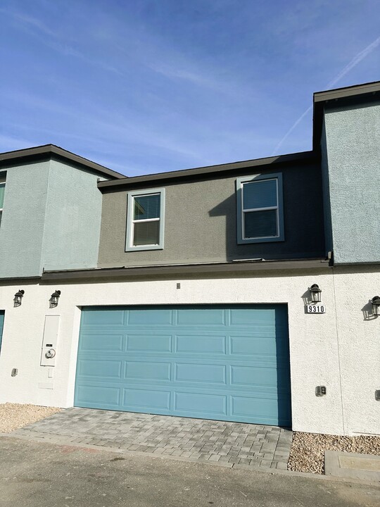 1 Maleena Mesa St in Las Vegas, NV - Building Photo