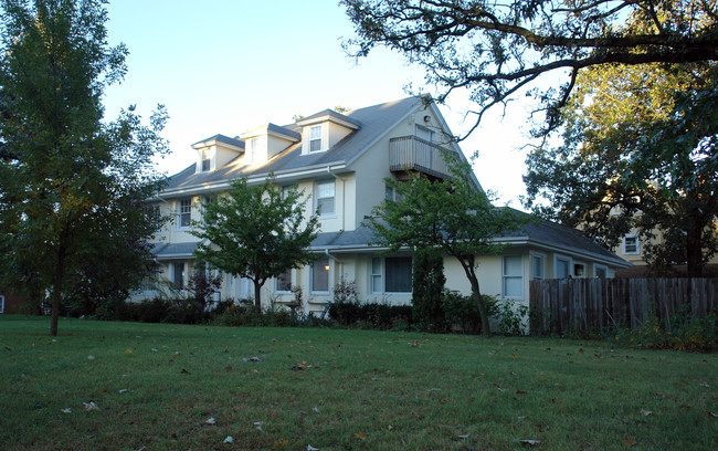 534 42nd St in Des Moines, IA - Foto de edificio - Building Photo