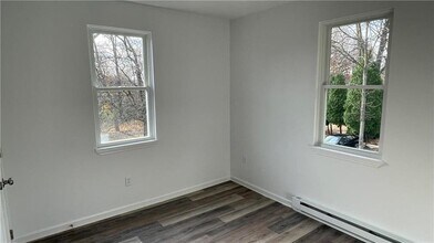 34 8th St, Unit D in Wind Gap, PA - Building Photo - Building Photo