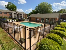 Eastdale Oaks Apartments