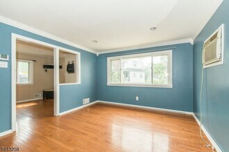 37 Embury Pl in Parsippany Troy Hills, NJ - Building Photo - Building Photo