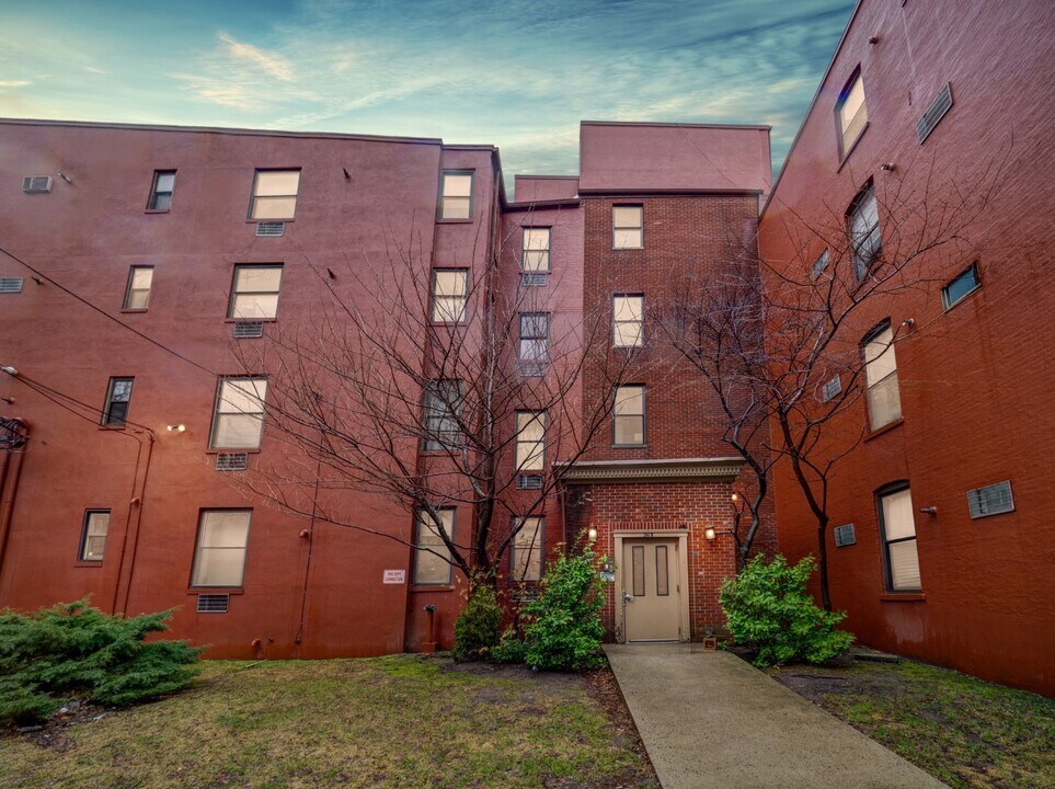 263 10th St in Jersey City, NJ - Building Photo