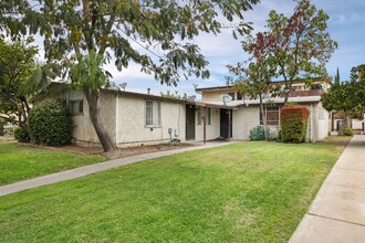 14245 Roscoe Blvd in Van Nuys, CA - Building Photo - Building Photo