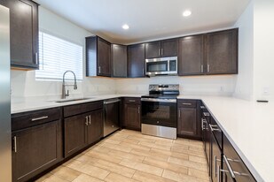 Pantano Vista in Tucson, AZ - Building Photo