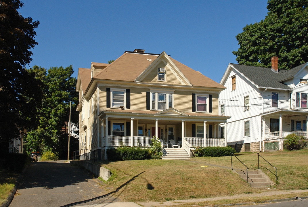 69-71 Prospect St in Bristol, CT - Foto de edificio