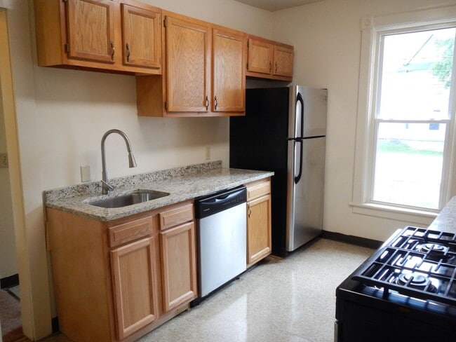 412 Cherry St in Syracuse, NY - Building Photo - Building Photo