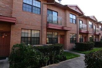 9400 Bellaire Blvd in Houston, TX - Building Photo - Building Photo