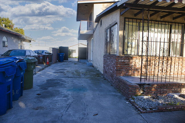 10332 Avalon Blvd in Los Angeles, CA - Building Photo - Building Photo