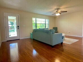 3646 Mary Ln in Sarasota, FL - Building Photo - Building Photo
