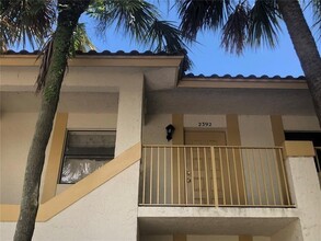 2392 Coral Springs Dr, Unit 2392 in Coral Springs, FL - Foto de edificio - Building Photo