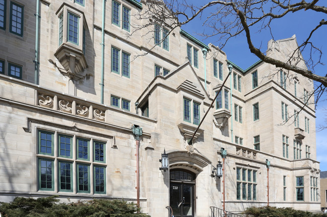 Residences at Library Park in Kenosha, WI - Building Photo - Building Photo