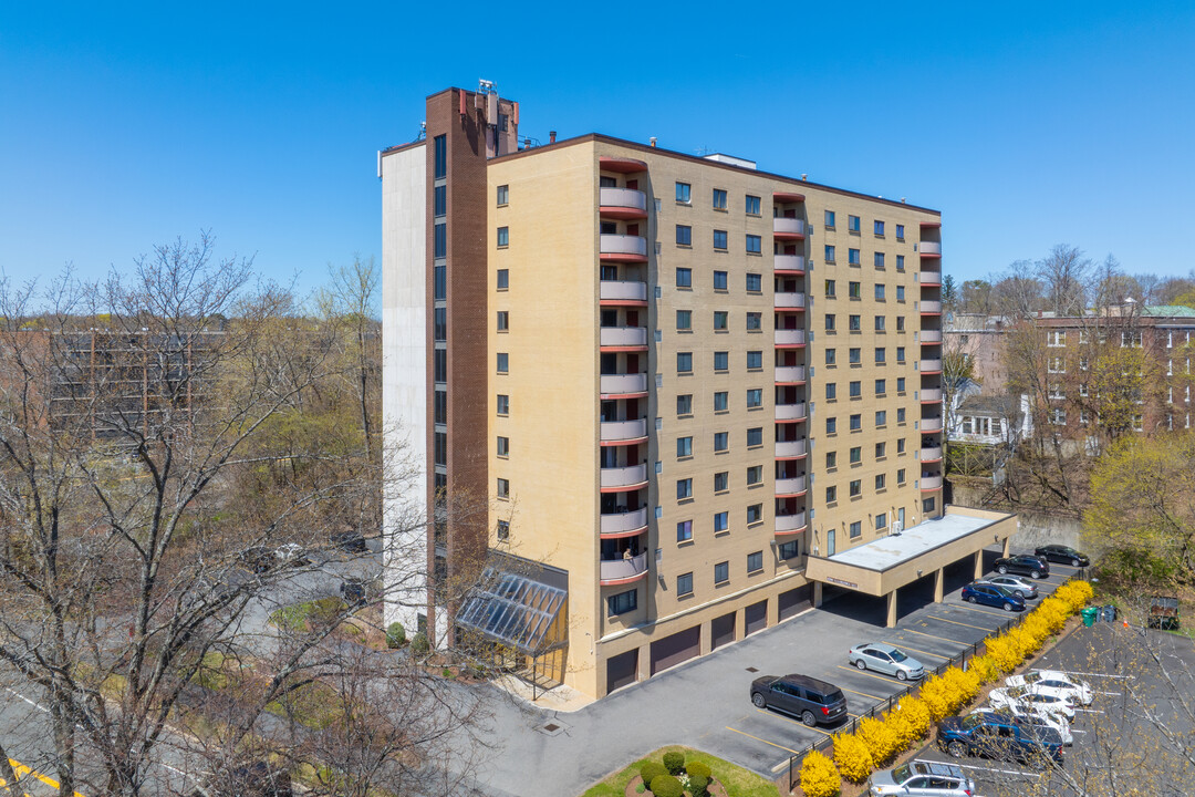 Craddock Cove Condominium in Medford, MA - Foto de edificio