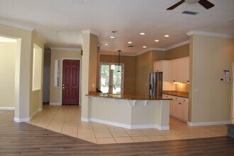 9449 Century Oaks Ln in Elk Grove, CA - Building Photo - Building Photo