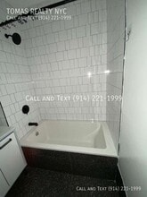 155 Elliot St in Yonkers, NY - Foto de edificio - Building Photo