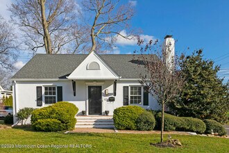 121 Bingham Ave in Rumson, NJ - Building Photo - Building Photo