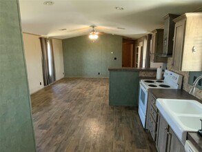 4 Squid Ln in Palacios, TX - Building Photo - Building Photo